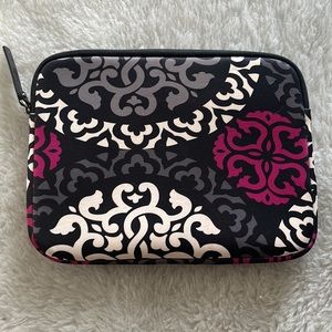 Vera Bradley Canterberry Magenta Neoprene E-reader/ Medium Tablet Case